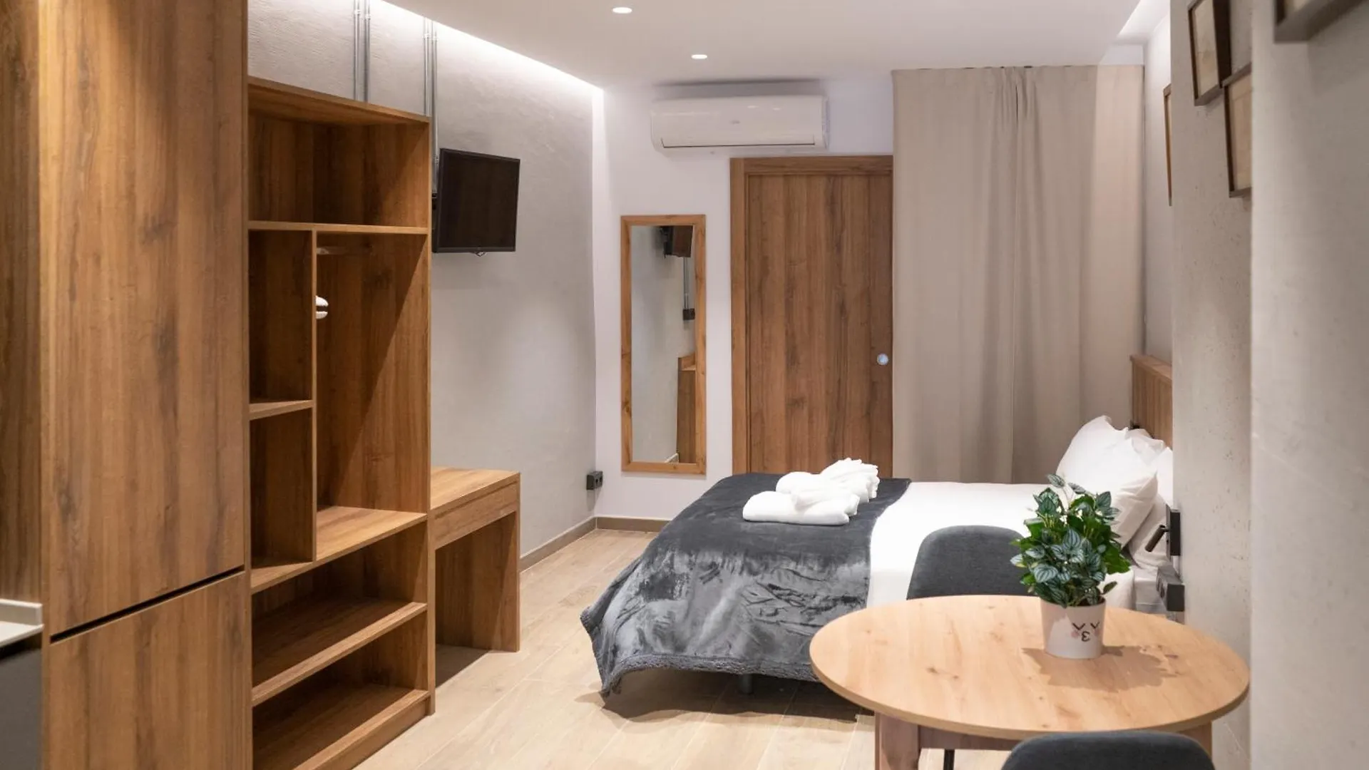 Monturiol Apartaments Барселона