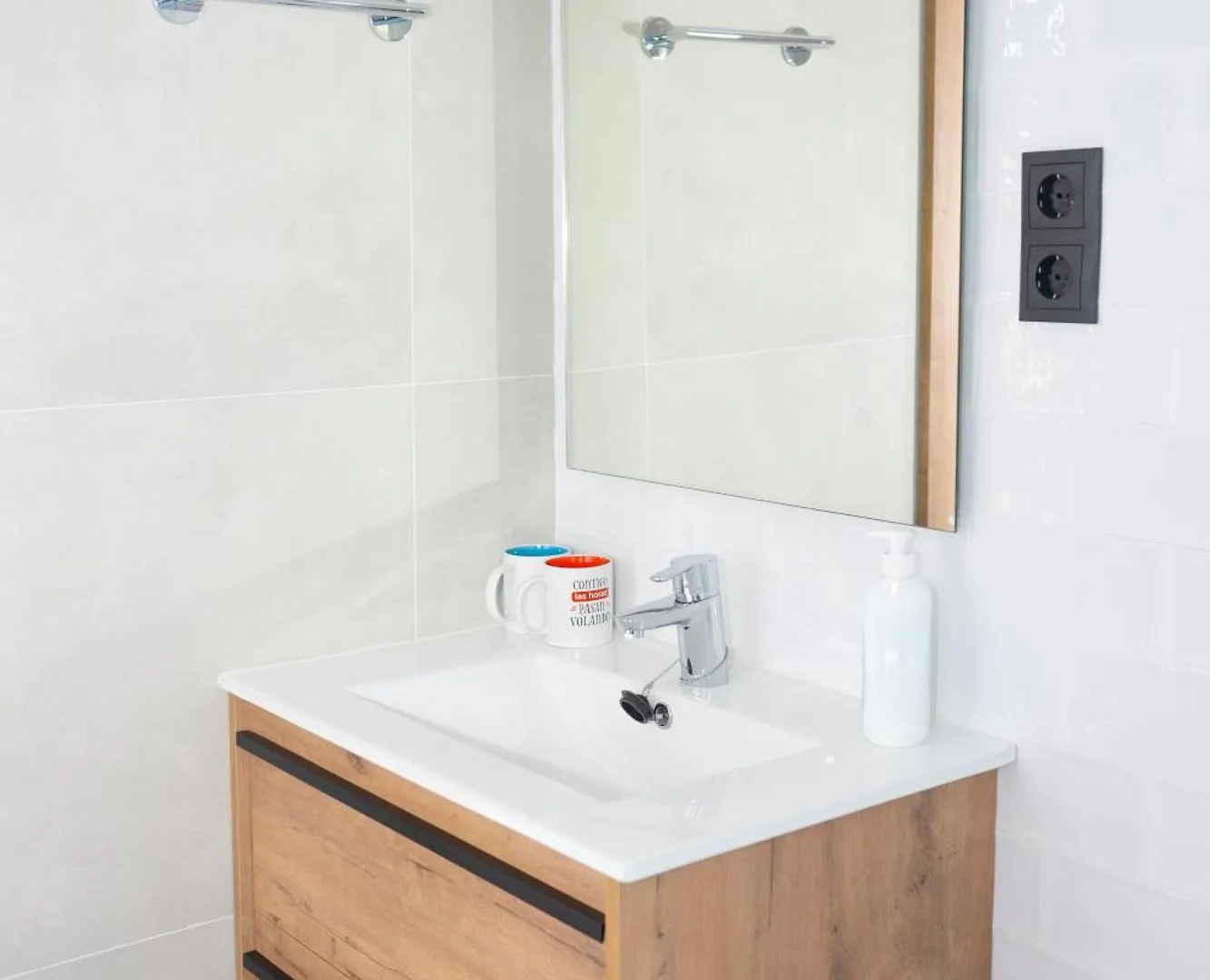 Monturiol Apartaments Барселона Апартаменты